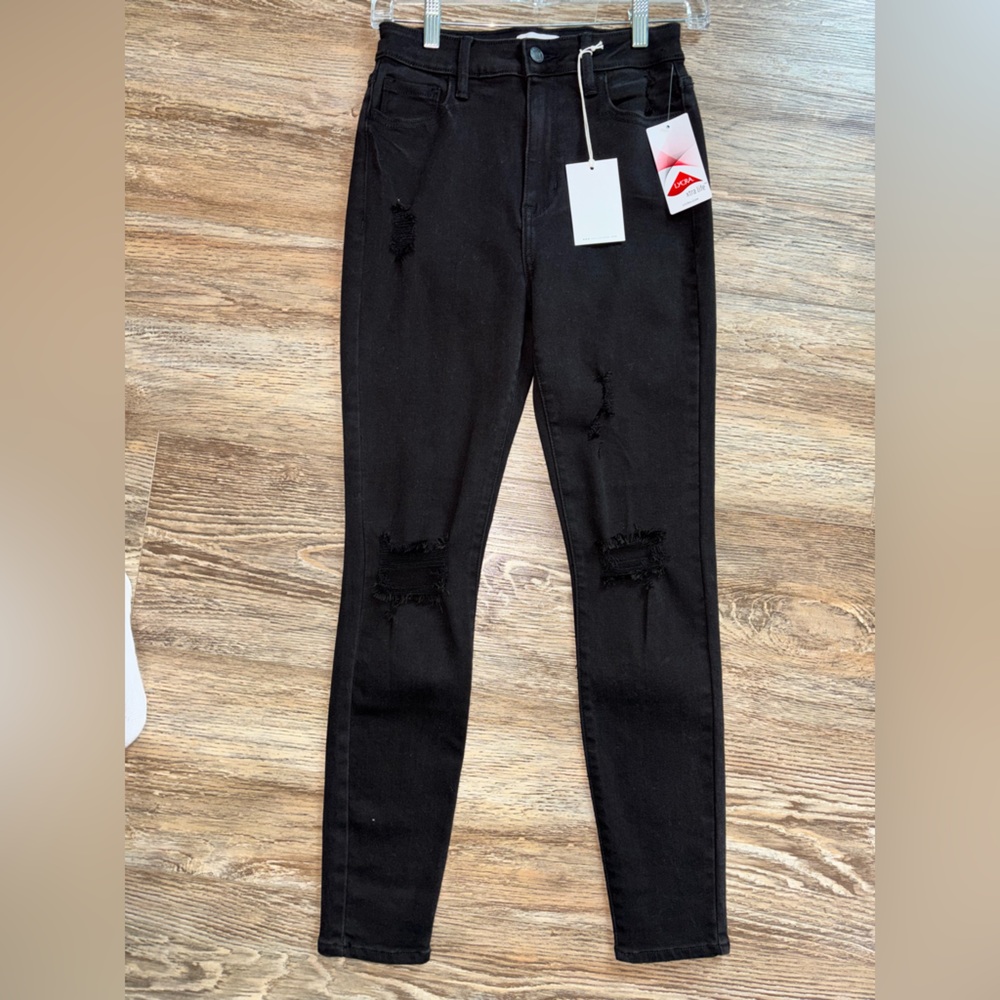 Cello Black High Rise Skinny Distressed Jeans✨ NWT size 5
